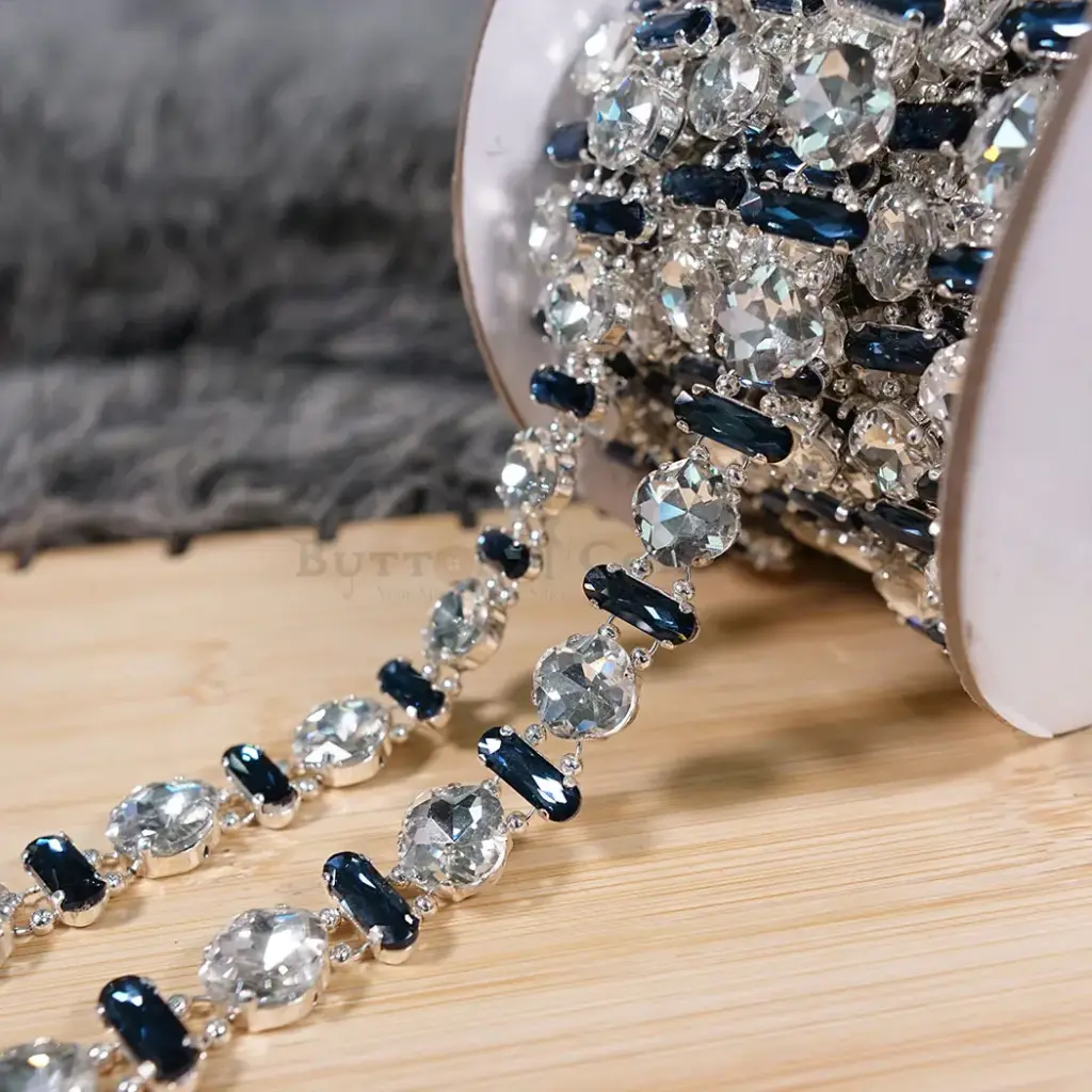 Nontoxic White Base Round Crystal & Baguette Design Aesthetic Chain