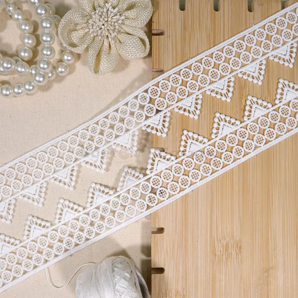 One Side Border Shuttle Lace