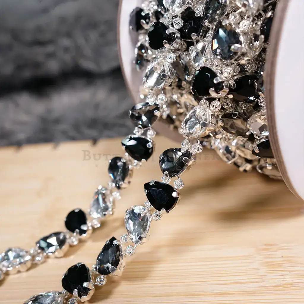 Nontoxic White Base Tear Drop Prong Fancy Chain