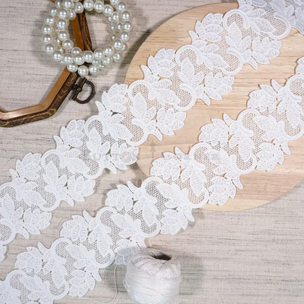 Applique Shuttle Lace