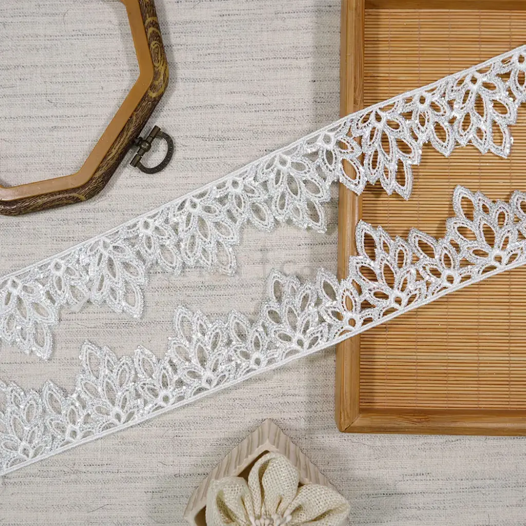 One Side Border Sequence Shuttle Lace