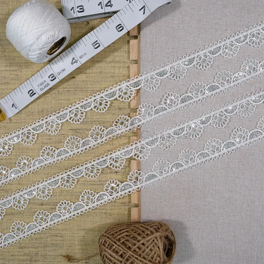 One Side Border Sequence Shuttle Lace