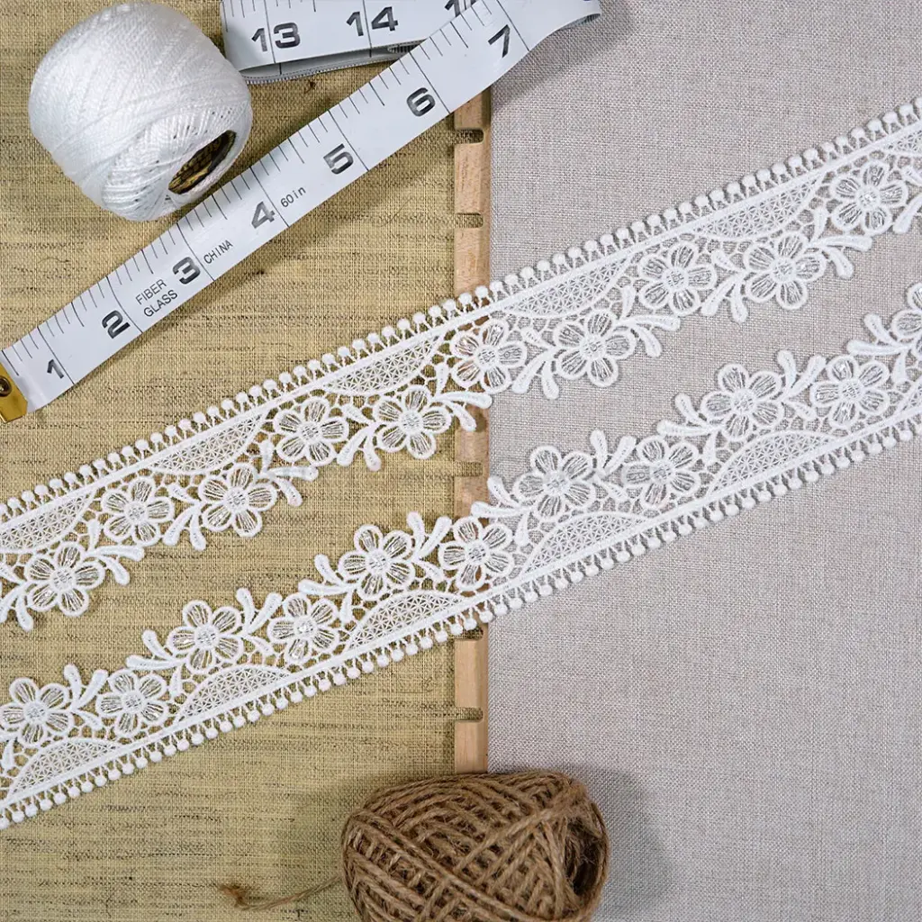 One Side Border Sequence Shuttle Lace