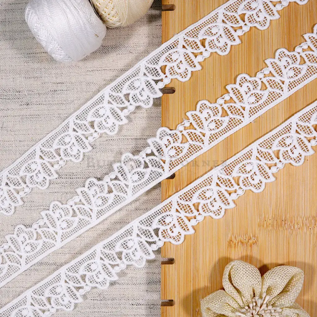 Blossom Edge Side Border Shuttle Lace