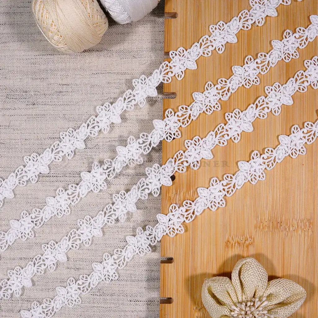Flower & Leaf Design Shuttle Lace