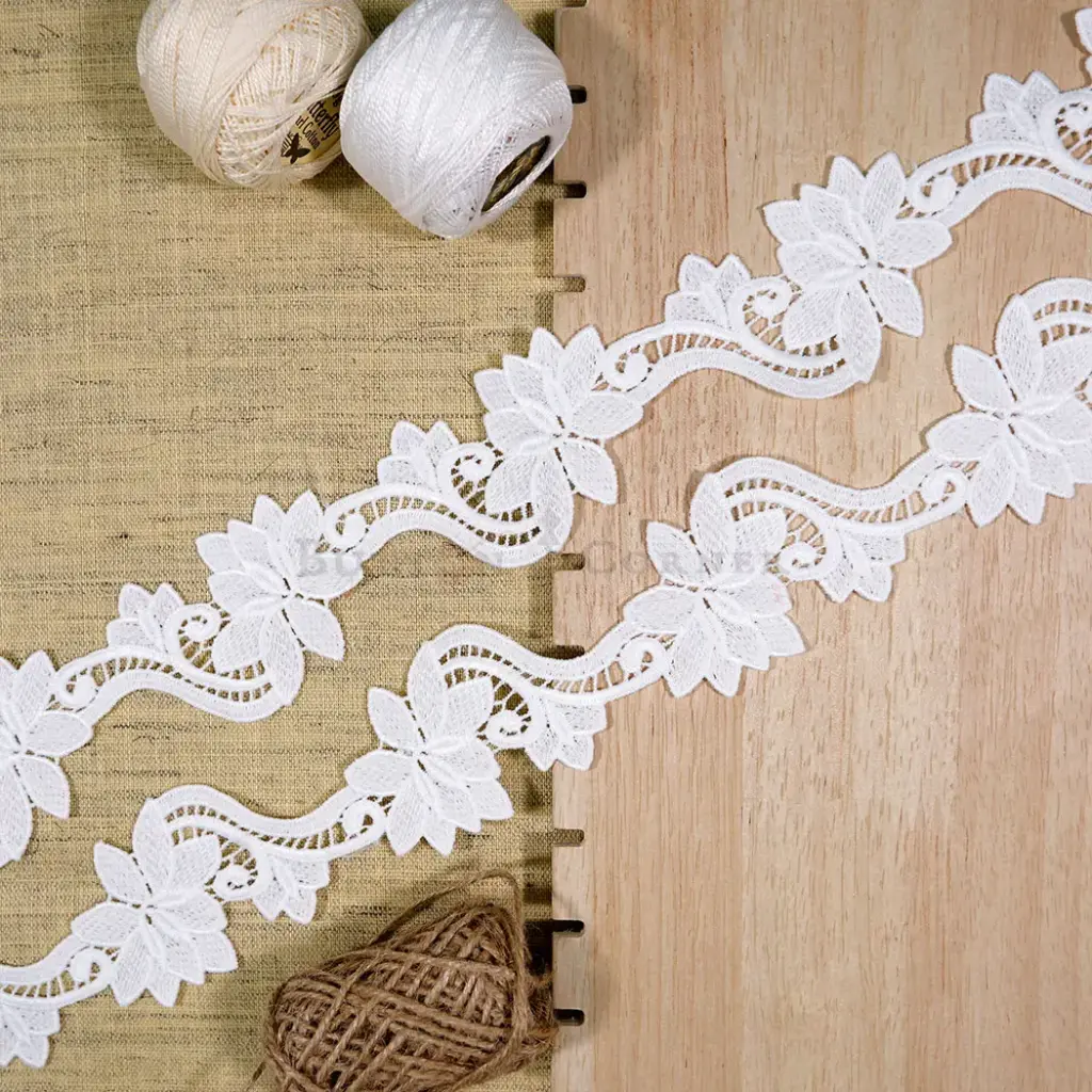 Floral Design Shuttle Scallop Lace 