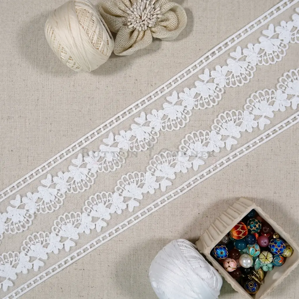 Shuttle Net Lace In Colour