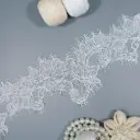 Paisley-inspired Scalloped Style Eyelash French Chantilly Lace