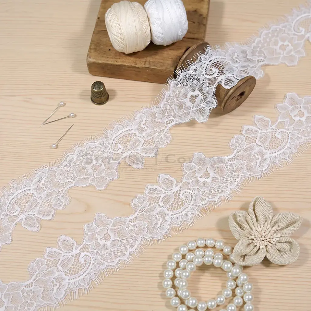 Elegant Rose Floral Chantilly Lace with Eyelash Edge
