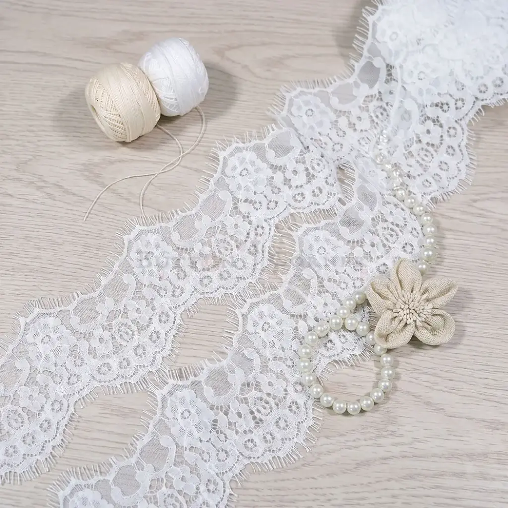 Double Eyelash Edge Scalloped Blossom Chantilly Lace