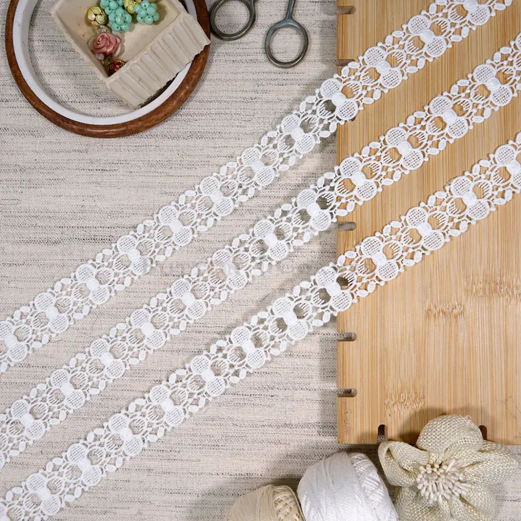 Geometric Floral Pattern Shuttle Lace