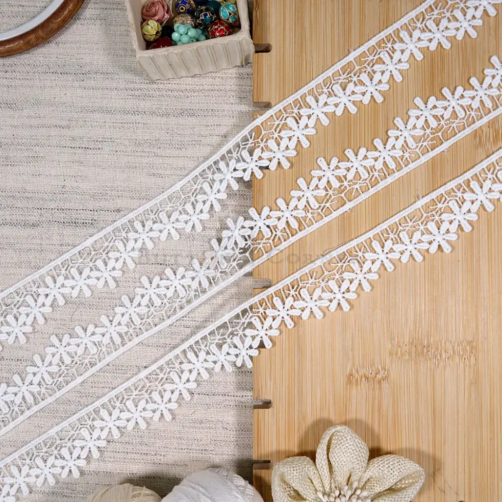 One Side Border with Flower Edge Shuttle Lace