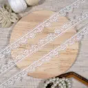 One Side Border Scallop Edge Shuttle Lace