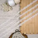 Flower with Leaf Pattern Shuttle Lace