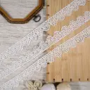 One Side Border Shuttle Lace