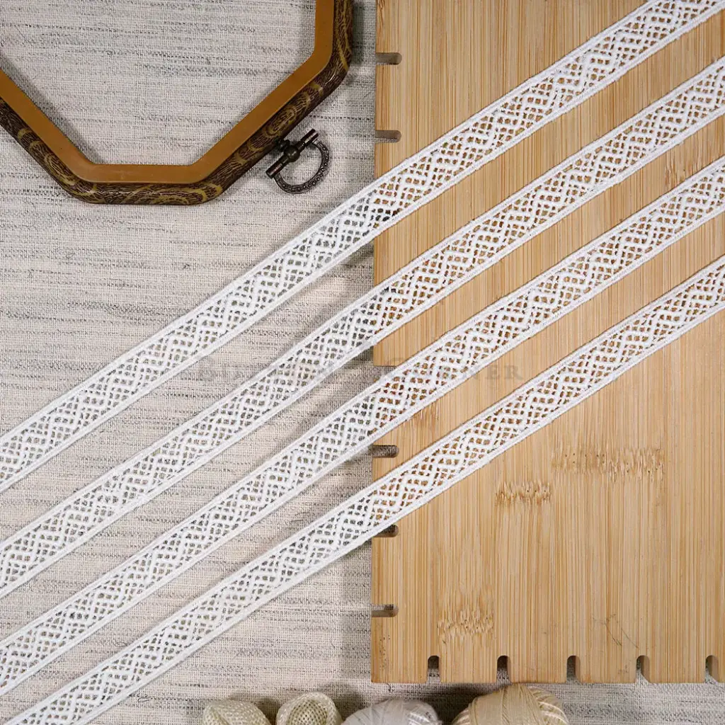 Double Side Border Shuttle Lace