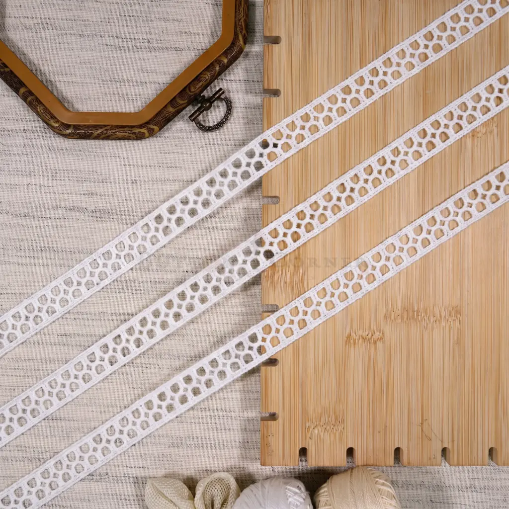 Double Side Border Shuttle Lace