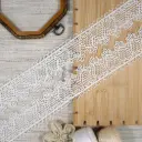 One Side Border Shuttle Lace