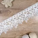 Geometric Scallop Edge Shuttle Lace