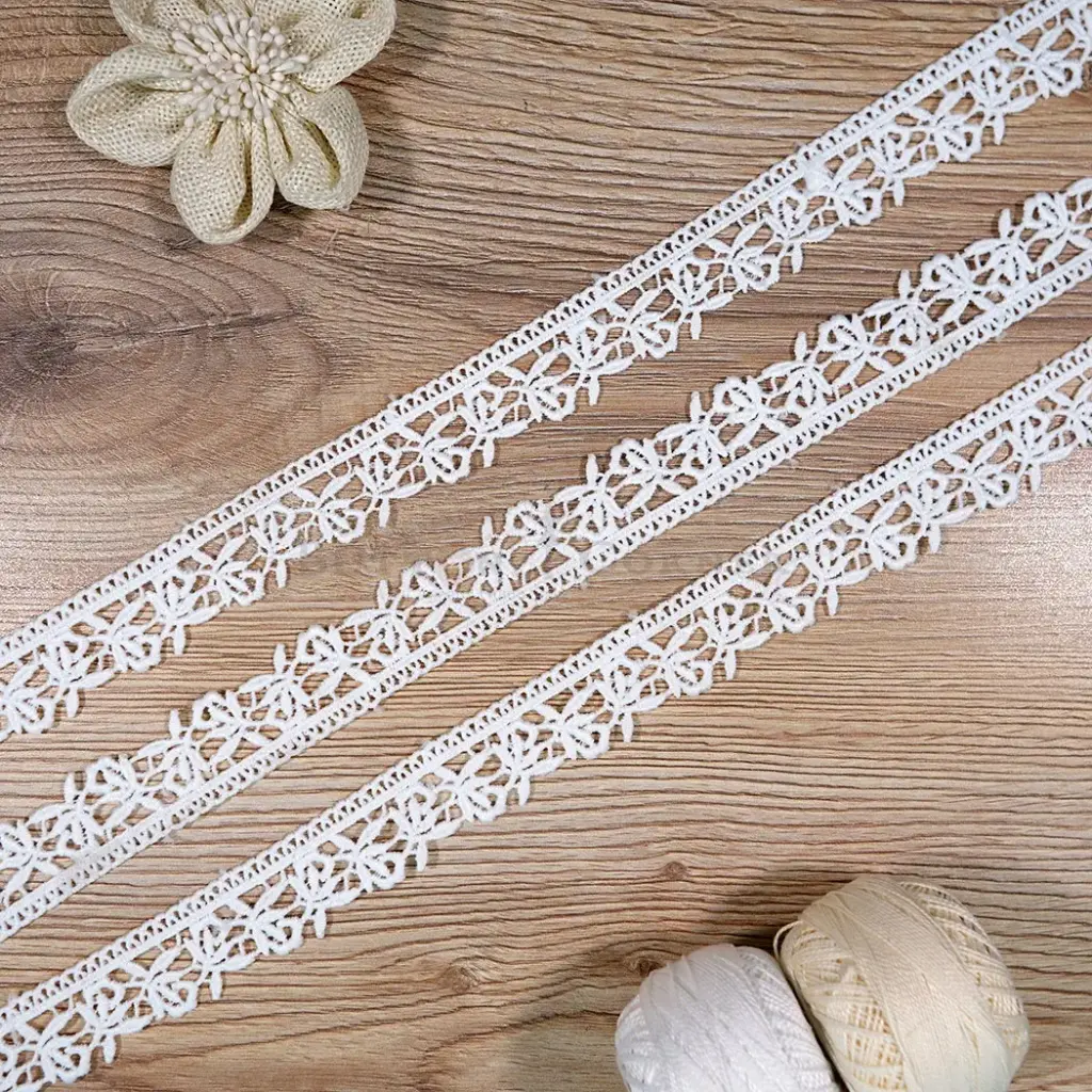 Openwork Floral Pattern Shuttle Lace