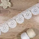 One Side Border Scallop Edge Shuttle Lace