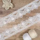 One Side Border Scallop Edge Shuttle Lace
