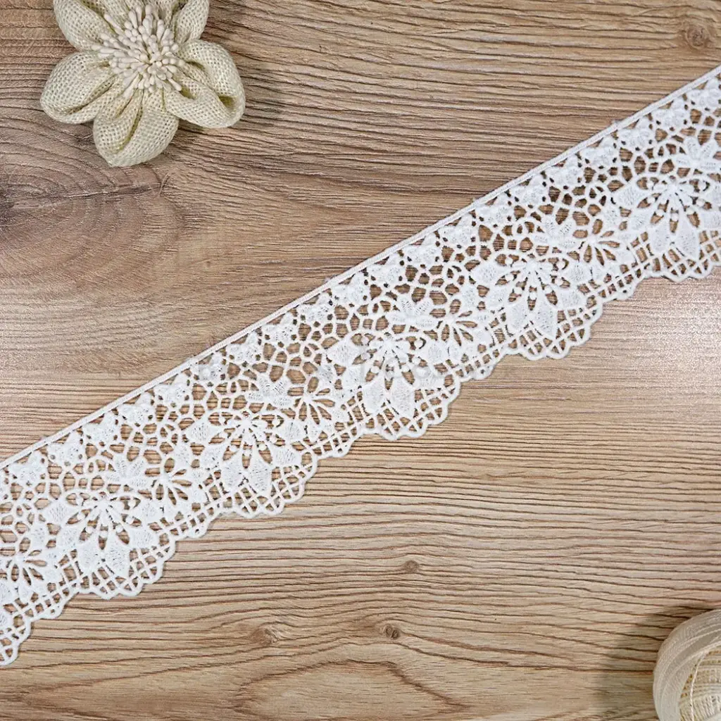 Geometric Floral Pattern Shuttle Lace