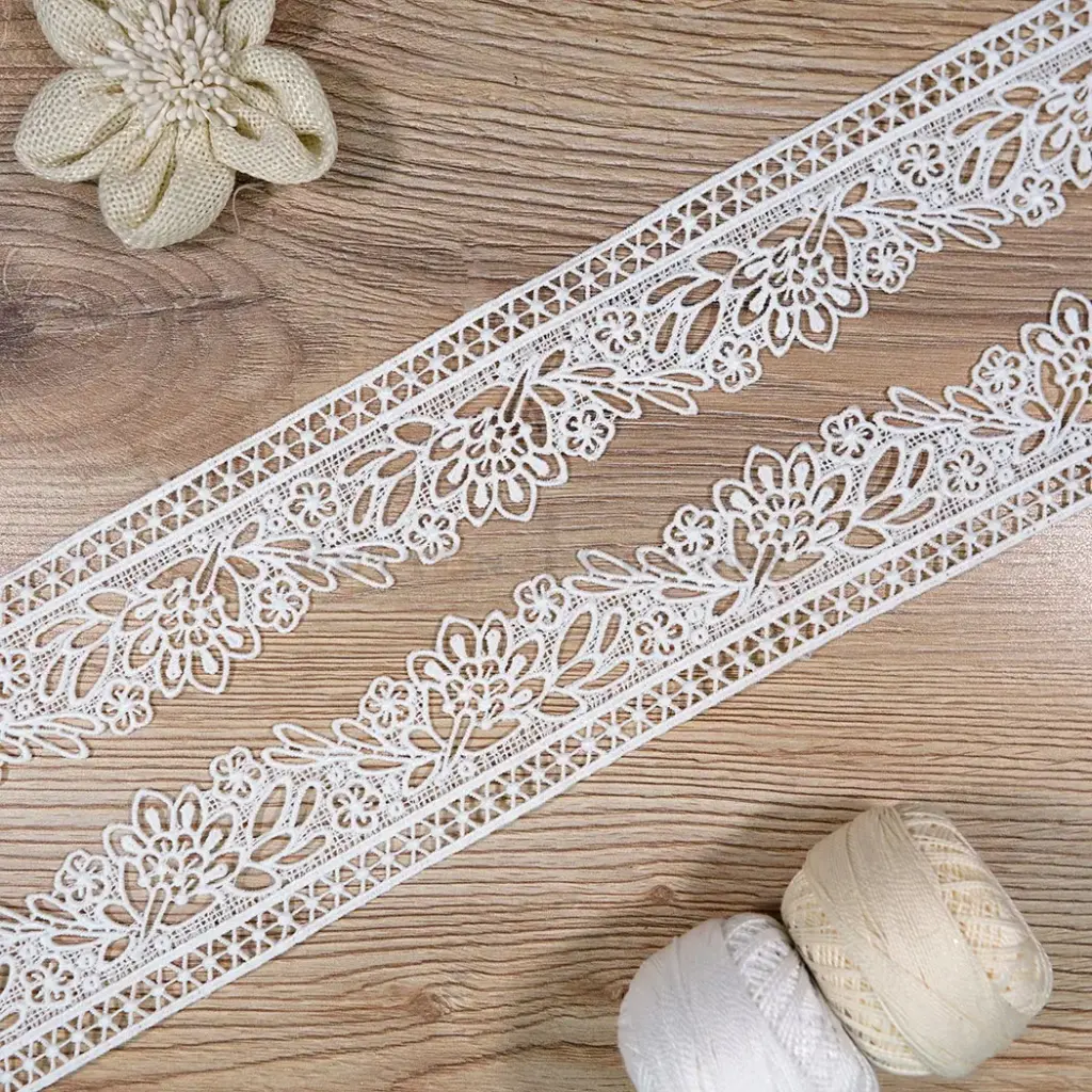Flower Scallop Edge with Side Border Shuttle Lace