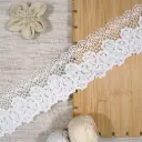 Floral Design Shuttle with Scallop Edge