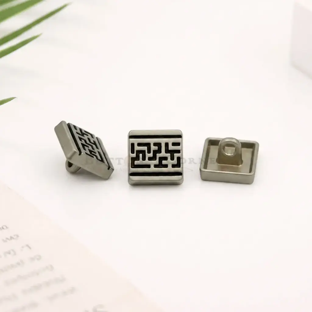 Pearl Lat Plated Labyrinth Maze Pattern Inlay Square-Shaped Shirt Button
