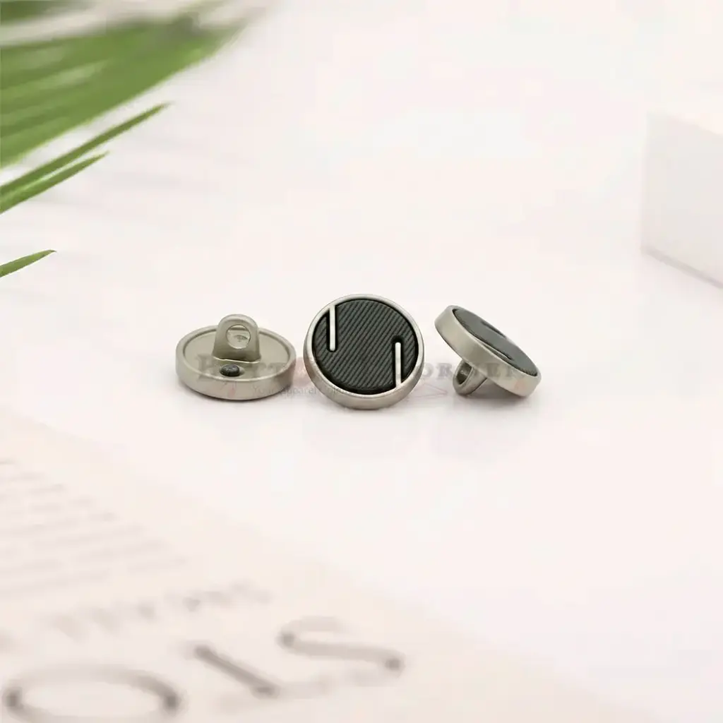 Pearl Lat Plated Risen Strip Design with Straight Grid Pattern Shirt Button