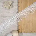 Floral Scallop Edge Shuttle Lace