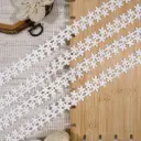 Blooming Flower Design Shuttle Lace