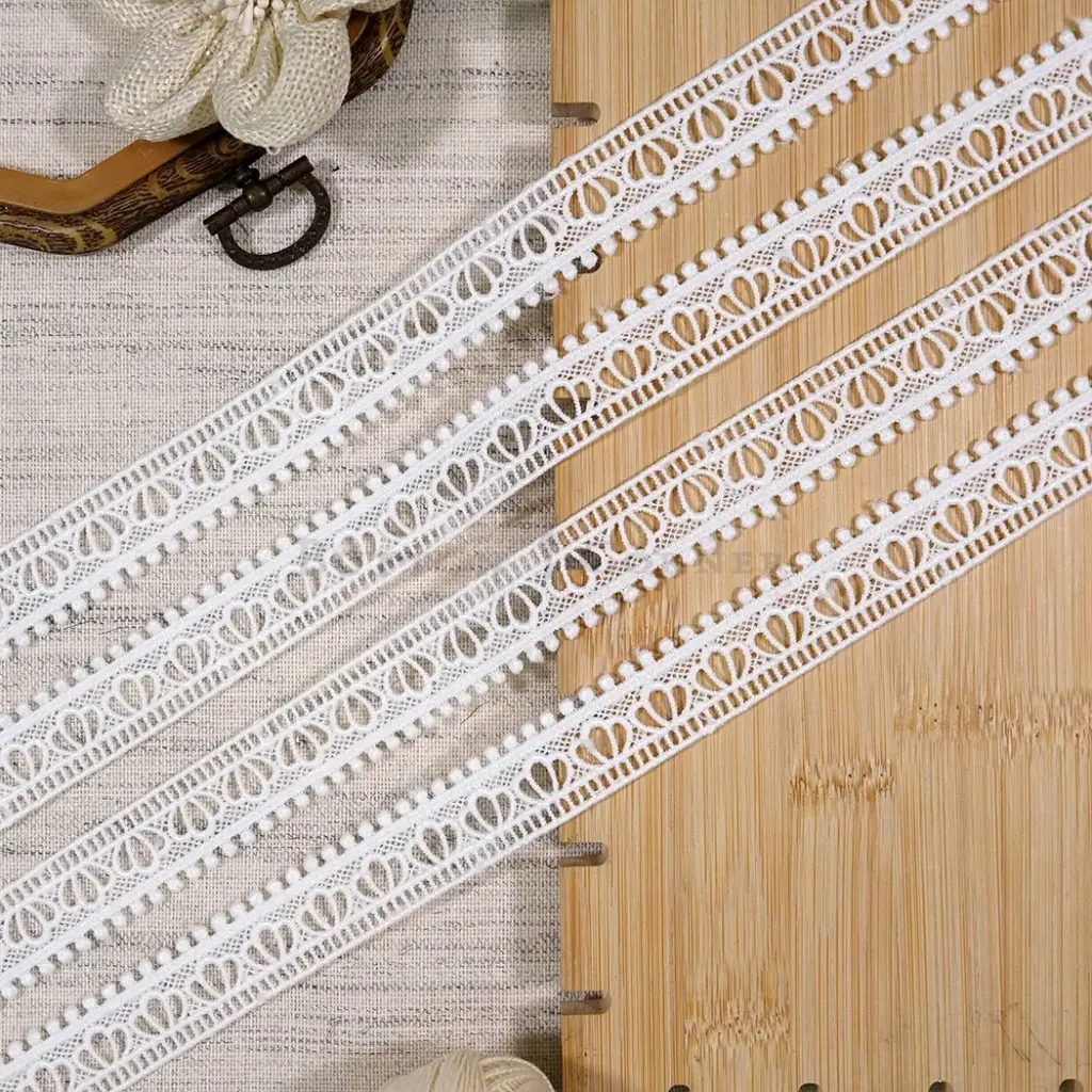 Geometric Floral Design Shuttle Lace