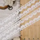 Decorative Leaf Pattern Shuttle Lace