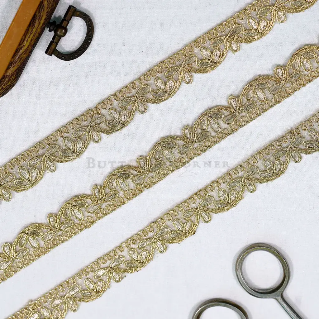 Floral Design Fancy Metallic Yarn Lace