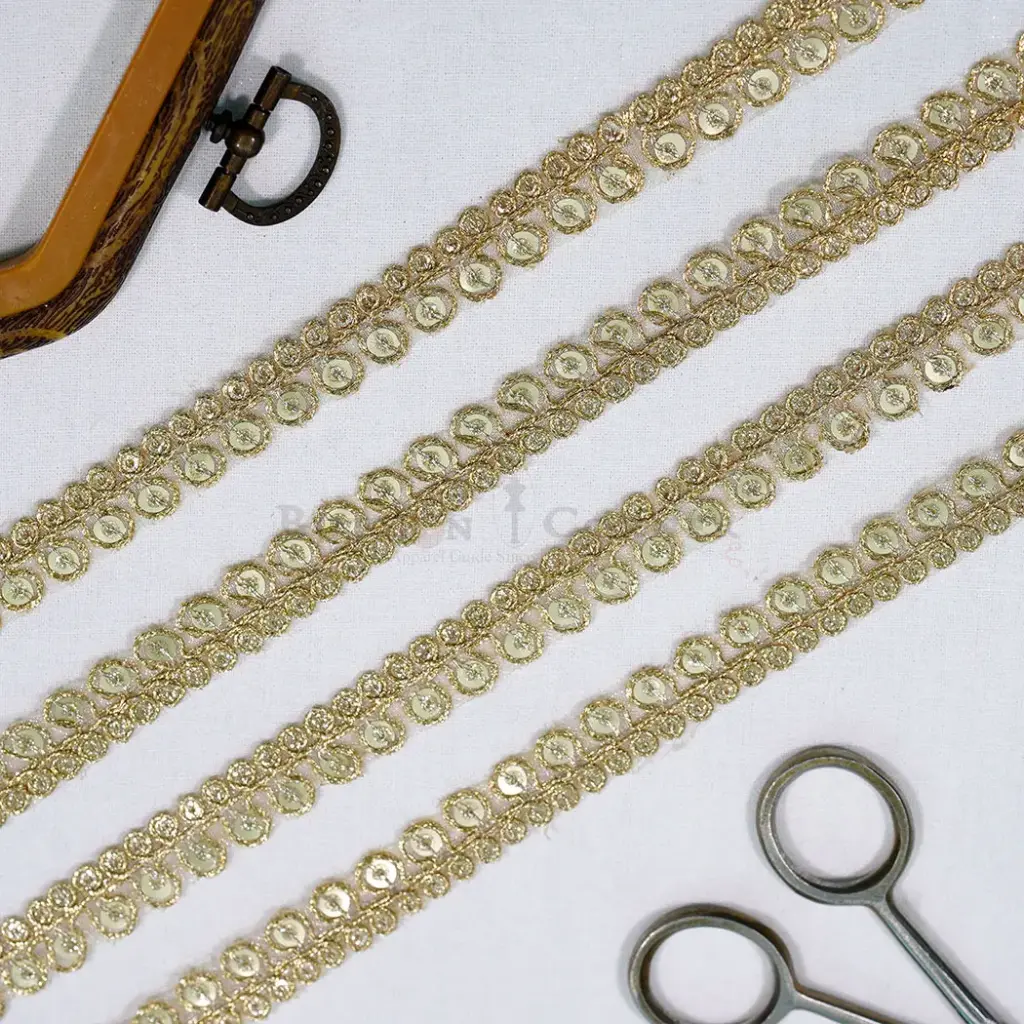 Decorative Sequence Embellishment Metallic Yarn Fancy Lace