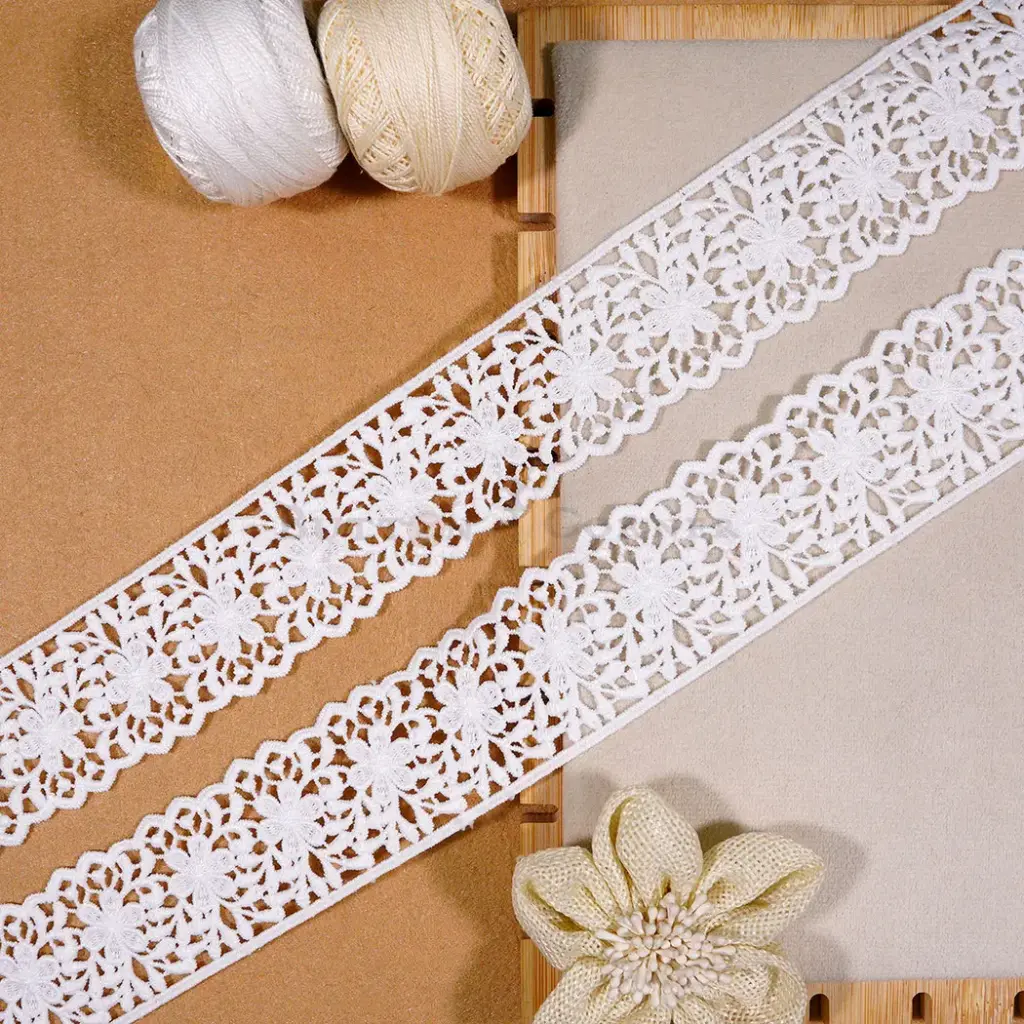 Blossom Design Side Border Shuttle Lace