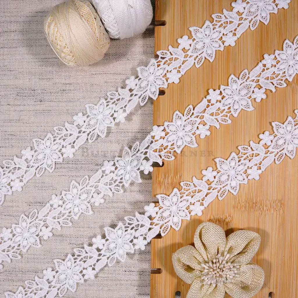 Flower & Leaf Design Shuttle Lace