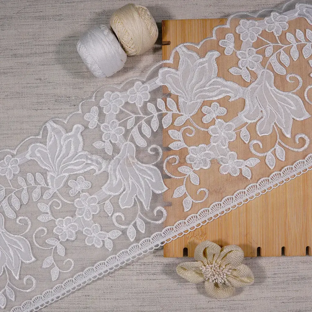 Decorative Flower & Leaf Design Embroidery Net Lace