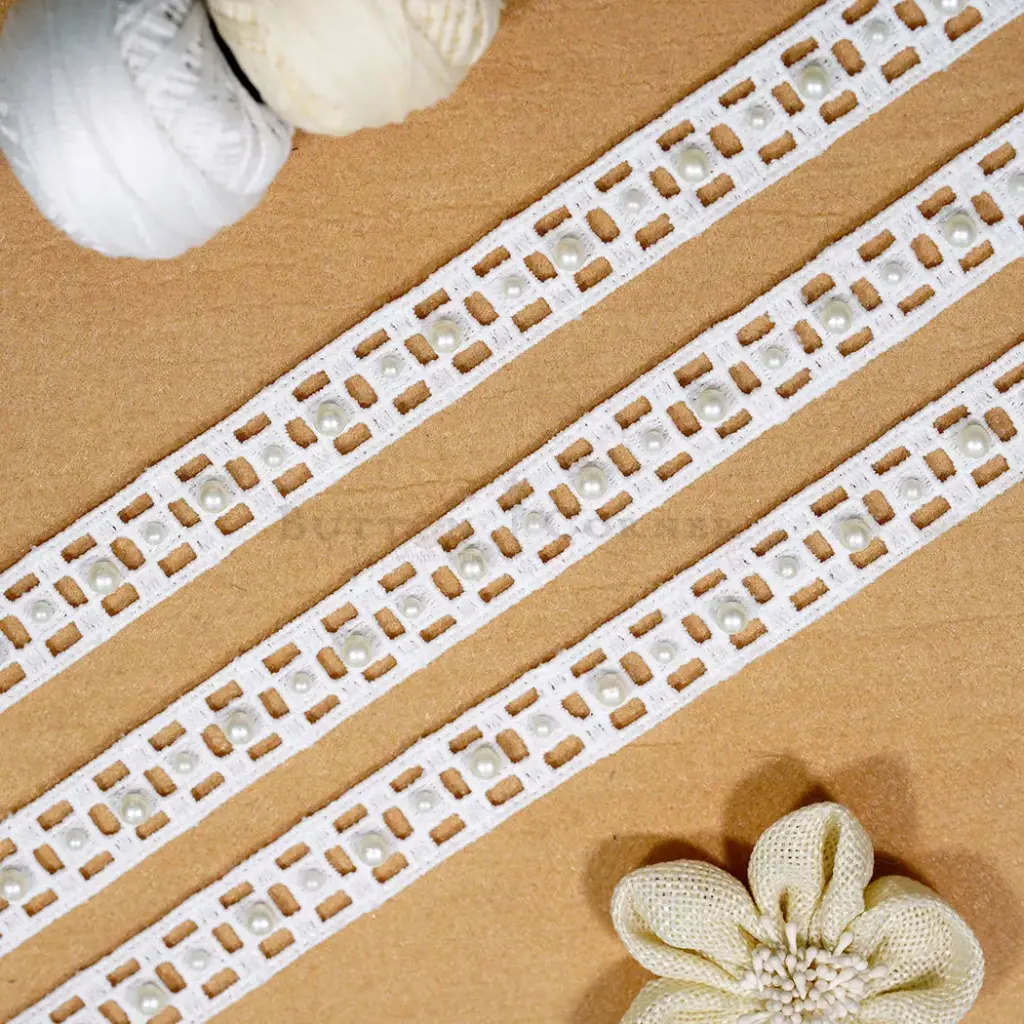Double Side Border Pearl Accent Shuttle Lace