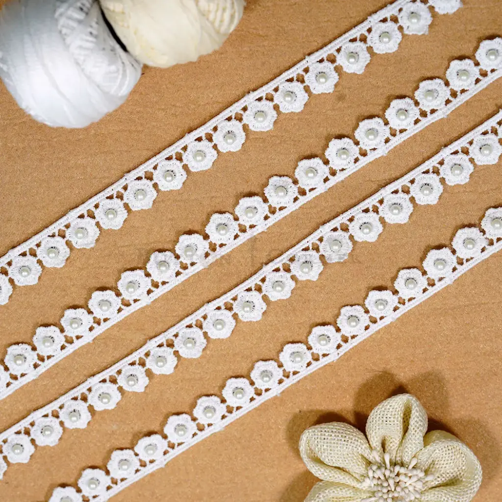 One Side Border Pearl Accent Shuttle Lace