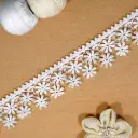 One Side Border Geometric Floral Pattern Shuttle Lace with Pearl