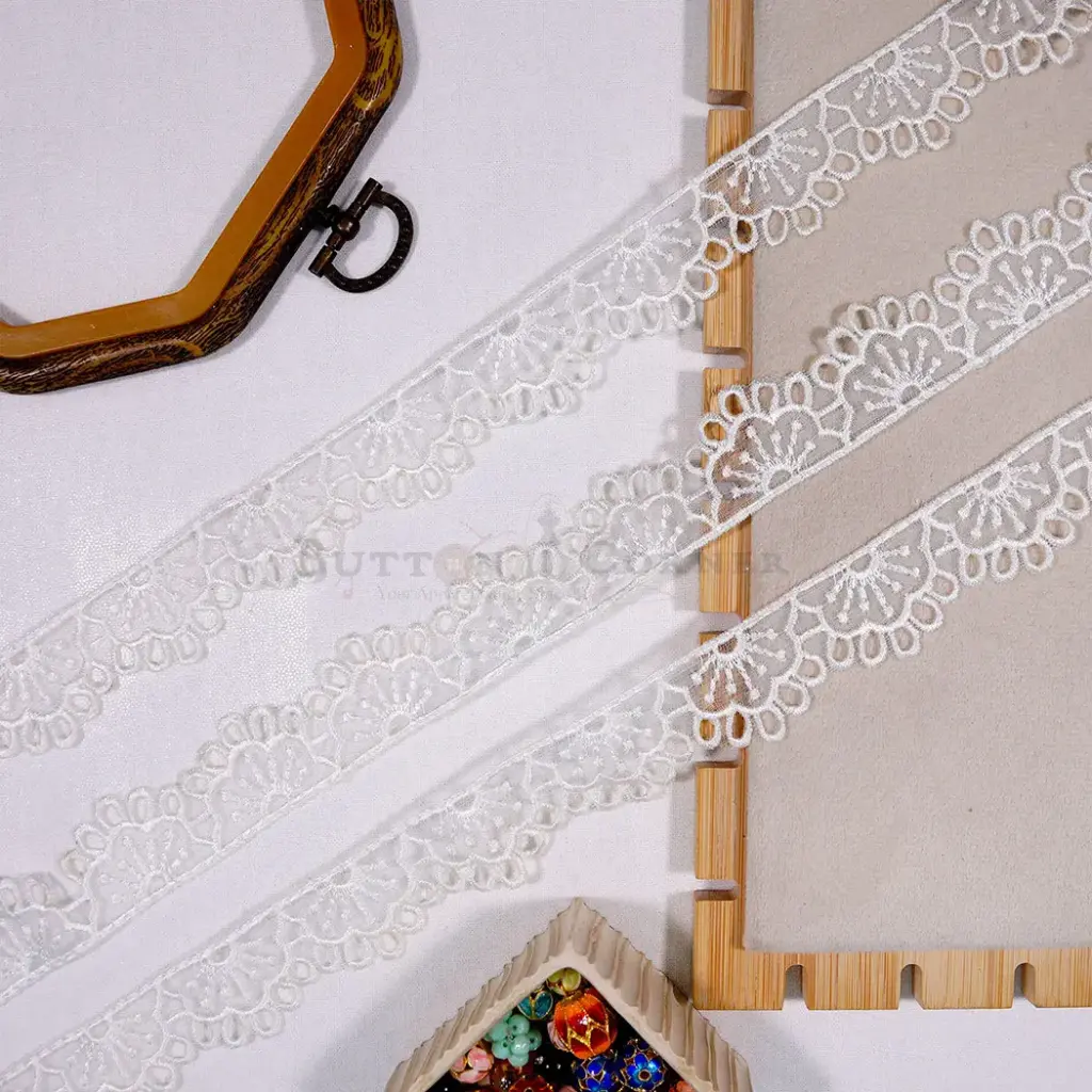 Scallop Edge Side Border Embroidery Thread Organza Lace