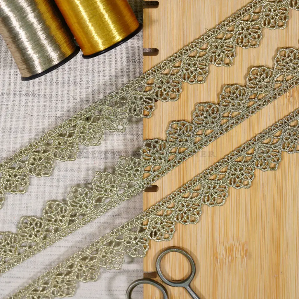 Blooming Blossom Pattern Fancy Metallic Yarn Zari Lace 