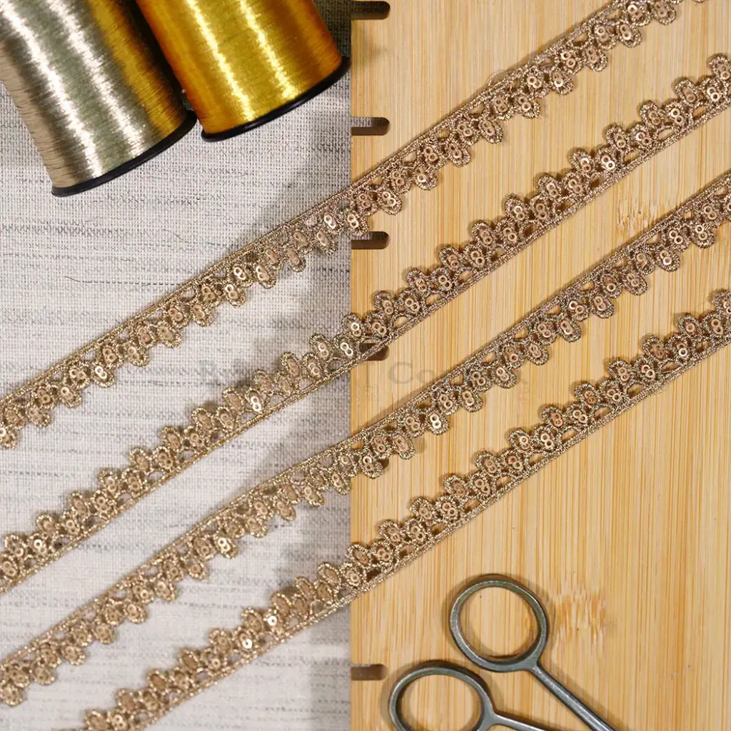 Decorative Sequence Pattern Edge Fancy Metallic Yarn Zari Lace