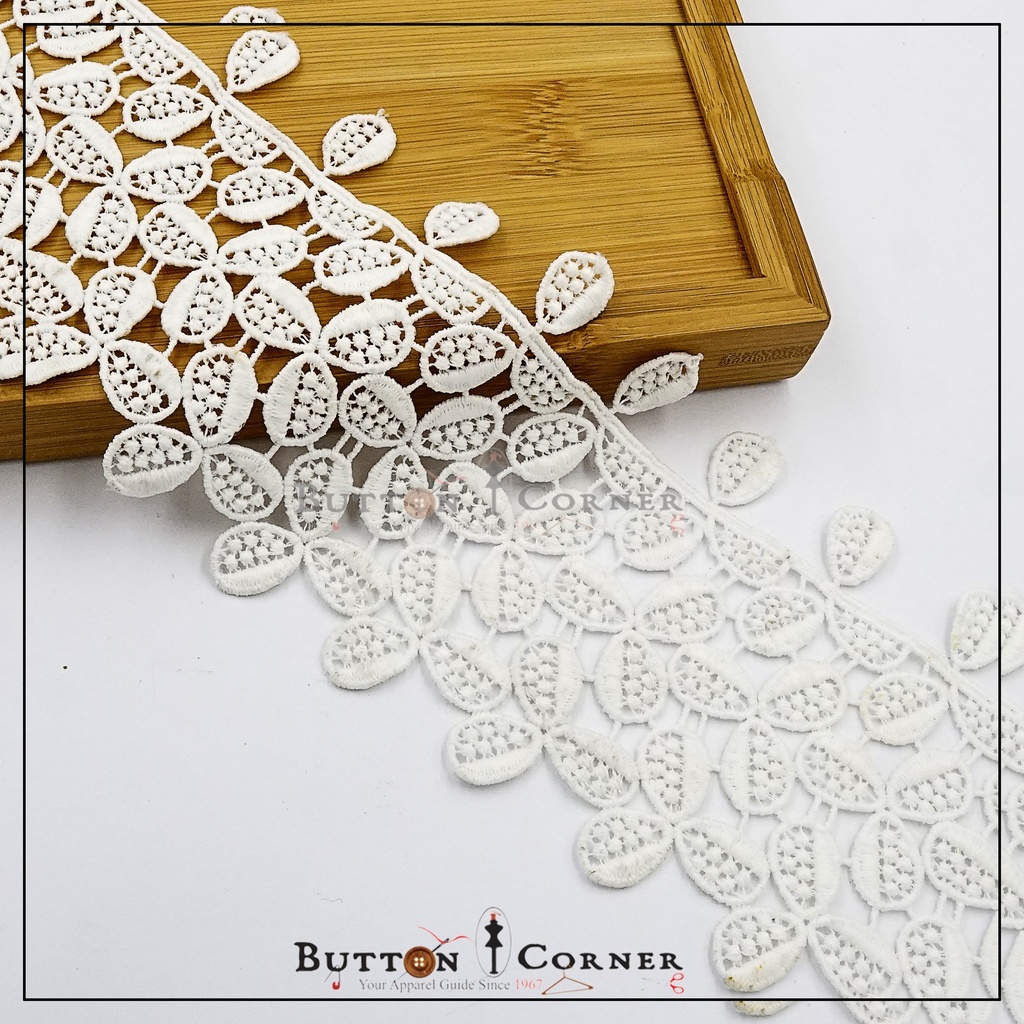 One Side Border Shuttle Lace