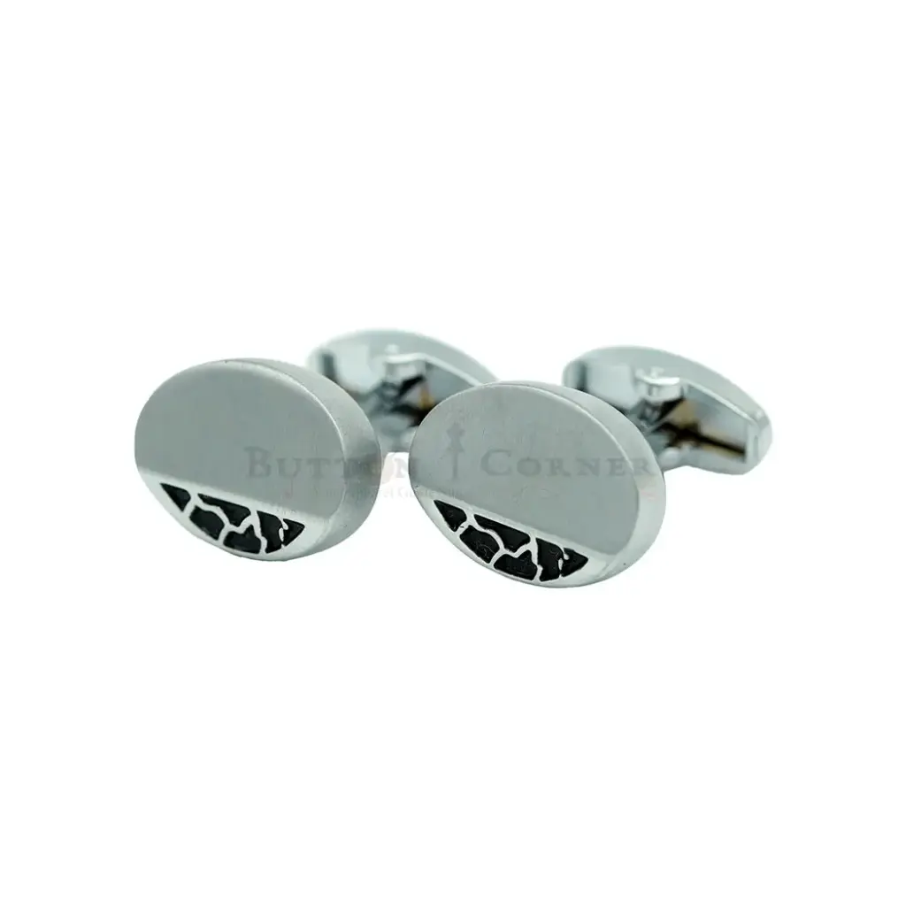 Stippled Creset Accent Oval Shape Cufflink