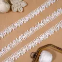 Blooming Floral Pattern Shuttle Lace with Pearl