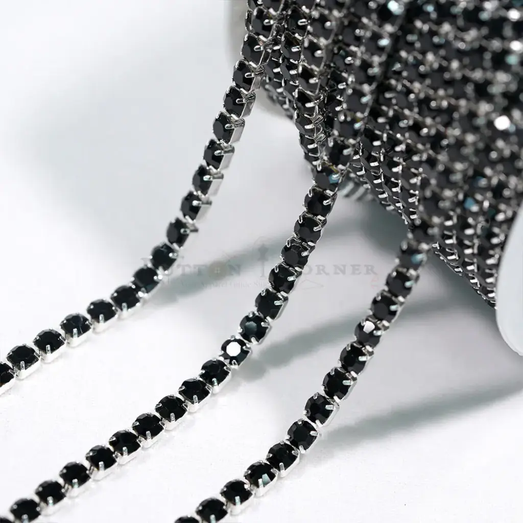 Nontoxic-White Base Four Claws in Deep Gemstone Cup-Chain